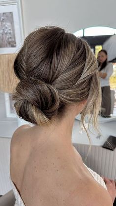 Volume Low Bun Wedding, Low Bridal Bun Tutorial, Bride Low Bun Hairstyles Tutorial, Low Bun Wedding Hair Minimal, Low Bun With Braid Wedding Hair Tutorial, Graduation Hairstyles, Bridal Hair Inspiration