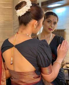 Maharashtrian Look, Sonali Kulkarni, Latest Blouse Neck Designs, Latest Bridal Blouse Designs, Nauvari Saree, Latest Blouse Designs Pattern, Backless Blouse Designs