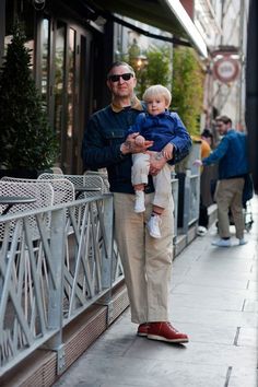 Chic Practical Cool-Daddy-Style Inspirations Rock Street Style, Mens Garb, American Made Clothing, Denim Repair, Denim Baby, Outfits Hombre, Men Street Fashion, Indigo Denim, Man Child