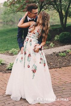 Western Prom Dresses, Western Prom, Dresses With Embroidery, Prom Photoshoot, Lace Prom Dresses, Printed Prom Dresses, Prom Dresses Long Lace, Boda Mexicana