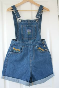 Summer Overalls, Overalls Outfit, Diy Vetement, Embroidered Clothes, A J, Dream Clothes, Dungarees, Cute Casual Outfits, R A