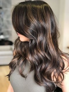 Dark Brown Balayage Hair Medium Length, Hair Color Highlights Ideas, Dark Hair Caramel Highlights, Brown Hair Color Highlights, Dark Brown Bayalage Hair, Cool Tone Highlights, Dark Hair With Caramel Highlights, Chocolate Caramel Balayage, Toffee Balayage