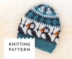 a knitted hat sitting on top of a white furnishing covered floor with the words knitting pattern below it