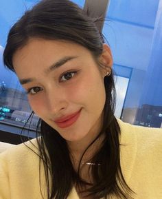 Neutral Skin Tone Makeup, Neutral Tone Makeup, Filipina Makeup, Liza Soberano Instagram, Filipino Makeup, Lisa Soberano, Hairstyle Aesthetic, Makeup Looks Everyday, Fresh Face Makeup