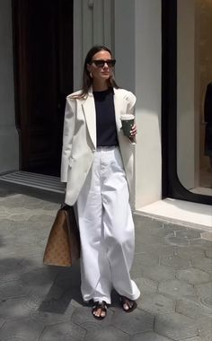 Scandinavian Office Outfit, Ivory Blazer Outfits For Women, Ivory Jacket Outfit, White Oversized Blazer Outfit, Ivory Blazer Outfit, Ivory Pants Outfit, Winter Casual Outfits For Women, White Oversized Blazer, Cream Blazer Outfit