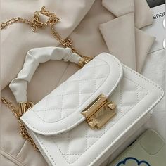 Lattice Bag Fashion Sling Bags Women Chain Shoulder Bags On White Sling Bags Women Fashion, White Sling Bag, Sling Bags Women, Women Chain, Women Crossbody Bag, White Purses, Sling Bags, Purse Styles, Tote Bag Pattern