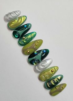 Green Metallic Nails, Short Emerald Green Nails, Green Chrome Nails Designs, Green Jelly Nail, Gel Ideas, Nail Board, Chrome Nails Designs, Green Chrome, Orange Wood