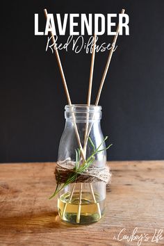 How to make a homemade lavender reed diffuser #diffuser Lavender Diffuser, Fall Diffuser Blends, Diy Scent