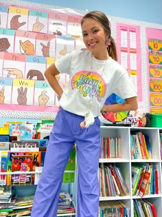 Field Day Outfit Teacher, Teacher Outfits Colorful, Meet The Teacher Outfit Ideas, Student Teaching Outfits Elementary, Teacher Jean Jacket, First Day Of School Teacher Outfit, First Day Of School Outfit Teacher