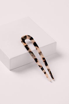 Large Tortoise French Hair Pin – The Hair Edit French Hair Pin Styles, French Pin Hairstyles, French Twist Pin, Sleek Chignon, Large French Hair Pin, French Pins, French Barettes, Chignon Pin, Claw Clip Tortoise