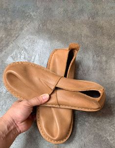 Camper Shoes, Soft Shoes, Chunky Heels Sandals, Barefoot Shoes, Unique Shoes, How To Make Shoes, Leather Shoes Men, Winter Boots Women, Womens Sandals Flat