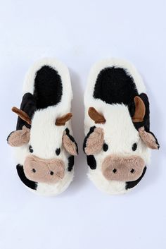 Cartoon cow design makes the slippers very cute Soft and cozy plush material for cozy wear Perfect for keeping feet warm in winter Slippers with non-slip soles for added safety Size Chart (CM) Sizes Foot Length 6(37) 24.0 7(38) 25.0 8(39) 25.0 8.5(40) 26.0 9.5(41) 26.0 10(42) 27.0 11(43) 27.0 Size Chart (INCH) Sizes Foot Length 6(37) 9.4 7(38) 9.8 8(39) 9.8 8.5(40) 10.2 9.5(41) 10.2 10(42) 10.6 11(43) 10.6 Cow Slippers, Cow Plush, Lisa Fischer, Cozy Wear, White Cartoon, Cartoon Cow, Cow Design, Plush Slippers, Winter Slippers