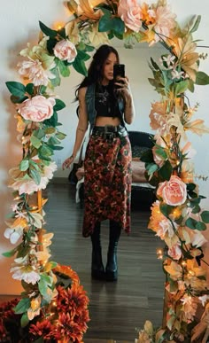 Cottagecore Everyday Outfits, Mother Mother Concert Outfit, Antique Grunge Outfits, Indie Concert Outfits, Yallternative Outfit, Alternative Cowgirl, Yallternative Aesthetic Outfits, Artistic Fashion Style, Boho Witch Outfits