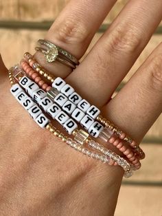 Popular Bracelets 2022, Christian Beaded Bracelets Words, Cute Christian Bracelets, Handmade Christian Gifts, Christian Jewelry Aesthetic, Christian Products To Sell, Christian Bracelet Ideas, Christian Crafts To Sell