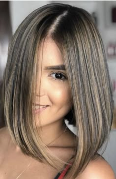 Undercut Haircut, Straight Bob Hairstyles, Medium Bob Haircut, Inverted Bob Hairstyles, Medium Bob Hairstyles, Long Bob Haircuts, Long Bob Hairstyles, Penteado Cabelo Curto, Brown Blonde Hair