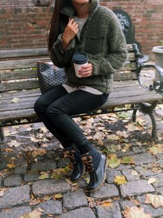 Fall outfit idea with Sperry Saltwater Duck Boots Duck Boots Outfit Leggings, Duck Boot Outfit Ideas, Sperry Duck Boots Outfit, Duck Boot Outfits, Cozy Casual Outfits, Black Duck Boots, Sperry Saltwater Duck Boots