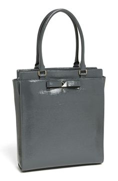 Love the new Kate Spade tote! - Shades of Gray Celebrities Fashion, Chic Pants, Kate Spade Totes, Handbag Heaven, Athleisure Fashion, Cute Purses, Plaid Fashion, Comfy Fashion, Kate Spade Handbags