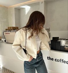 Chique Outfit, Ladies Short Jackets, Jacket Collection, Big Pockets, Women Overcoat, Pocket Jacket, Long Sleeves Coats