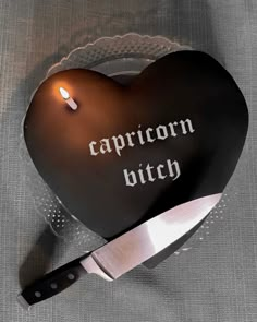 Black Heart Cake, 17th Birthday Ideas, Capricorn Birthday, 33rd Birthday, Birthday Ideas For Her