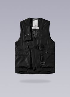 streetwear tactical vest Armored Vest, Black Tactical Vest, Techwear Vest, Fashion Armor, Tactical Fashion, Apocalyptic Clothing, Urban Playground, Armor Vest, Street Goth