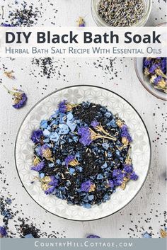 How to make calming DIY blue lavender bath salts for relaxation and stress relief. Made with natural organic ingredients like black salt, Himalayan salt, coconut oil and essential oil scented. A relaxing activated charcoal bath is great for detox and cleansing, sinus and sore muscles. Suitable for kids and men. Includes packaging/container tips and printable labels for holiday gifts, wedding favors, Christmas or Mothers Day. #diybathsalts #lavender #bathsoak #diy #gift | countryhillcottage.com Skin Softening Bath Diy, Herbal Bath Salts