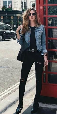 Ropa tocad Stil Rock, Casual Weekend Outfit, Outfit Essentials, Denim Jacket Outfit, Sport Chic, Inspired Outfits, Outfit Casual