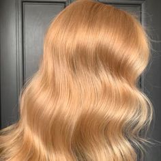 Pink Honey Blonde Hair, Strawberry Blonde Honey Hair, Strawberry Gold Blonde Hair, Extra Light Golden Blonde Hair, 2023 Strawberry Blonde, Different Shades Of Strawberry Blonde, Blonde Hair Color Ideas Golden, All Over Blonde Hair Color Honey