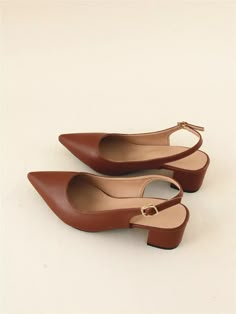 Point Toe Chunky Heeled Slingback Pumps | SHEIN USA Women’s Business Professional Shoes, Unique Womens Shoes, Sophisticated Shoes, Minimalist Heels, Fall Business Casual Shoes, Classic Pumps Heels, 3 Inch Heels Classy, Cute Shoes For Work, Feminine Shoes Aesthetic