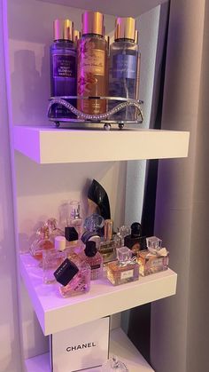 Baddie Room Ideas, Profumo Victoria Secret, Baddie Room, Koleksi Parfum, Room Organization Bedroom, Bed Decoration, Luxury Room Bedroom, Perfume Organization, Future Apartment Decor