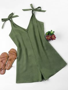 Mode Rockabilly, Army Green, Jumpsuits For Women, Hollister, Fashion Models, Jumpsuit Romper, Diva, Casual Fashion, Girl Fashion