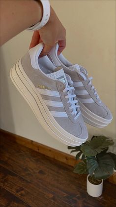 Adidas Gazelle Grey, Adidas Shoes Gazelle, Adidas Gazelle Women, Adidas Gazelle Outfit, Platform Outfit, Gazelle Bold, Trendy Shoes Sneakers, Preppy Shoes, Shoe Wishlist