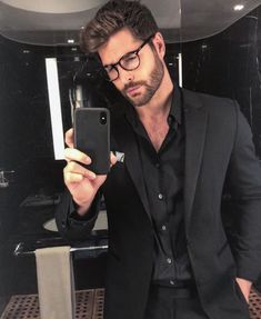 Long Haired Men, All Black Suit, Nick Bateman, Black Suit Men, Francisco Lachowski, Macho Man, Fashion Suits For Men, Wearing Glasses, Nick Jonas