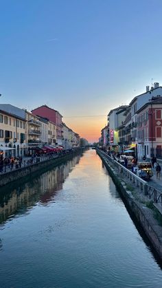 #sunset #milano #travel Foto Milano Aesthetic, Milan Lifestyle, Milan Italy Aesthetic, Milano Aesthetic, Navigli Milano, Milan Trip, Milan Aesthetic, Milan Instagram, Milan Travel