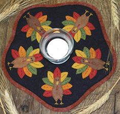 Kit Candle Mat TurkeysLittle Stitchies - Turkeys Candle Mat Felt Pumpkin Placemat, Fabric Candle Mat, Wool Candle Mats Snowman, Candle Mats Patterns, Felt Candle Mats, Wool Candle Mats, Candle Mats, Applique Stitches, Wool Applique Patterns