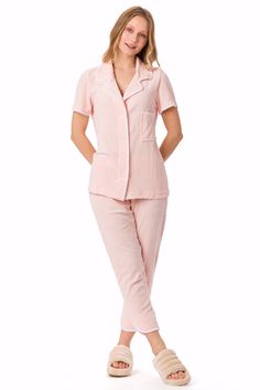 These women's terry cotton 3-piece pajama set outfits are designed for comfort and have a great look. An elastic waistband gives you flexibility to feel and move more comfortably. Shorts and pants have two side pockets. The Luxcurius super-soft pajama set comes with a top jacket. Great use for pajama day at school, pajama party, pajama day. A blue, green,hardal,ginger, pink, neavy blue, and sand-colored cotton pajama set is a lovely gift for your loved ones, or you can just pamper yourself.