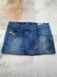 Diesel Painted Short Skirt Size: 28 Waist: 14.96in/38cm Hip: 16.93in/43cm Length: 11.02in/28cm Leg Opening: 17.72in/45cm Condition: 9/10; Used, has signs of wear. Please check all photos. Delivery worldwide with tracking. Dispatch within 24 hours after payment. And it usually takes 7-21 business days. Painted Shorts, Womens Skirts, Short Skirt, Favorite Outfit, Ukraine, Art Collection, Womens Skirt, Bathing Beauties, Electronic Accessories