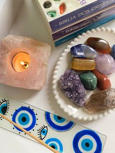 #paz #equilibrio #natureza #cristais #meditação Crystal Room, Spiritual Home, Life Vision Board, Crystal Aesthetic, Meditation Crystals, Crystal Magic, Healing Meditation, Chakra Meditation, Crystal Candles