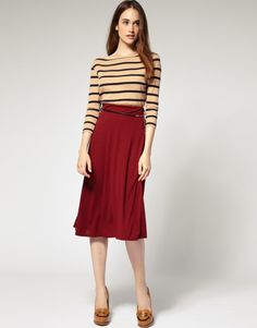 Stripe shirt with a mid-length skirt Xavier Rudd, Red Midi Skirt, Fall Fashion Skirts, Casual Weekend Outfit, Mid Skirt, Fashion Attire, Brunch Outfit