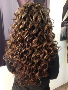 Long Hair Perm, Ombre Curly Hair, Brown Ombre Hair, Fast Hairstyles, Super Hair, Hair Colours, Permed Hairstyles, Curly Hair Care, Hair Curly