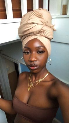 No Makeup Look Natural Black Women, Black Women No Makeup, Black Women Turban, Dark Skin Baddie, Natural No Makeup