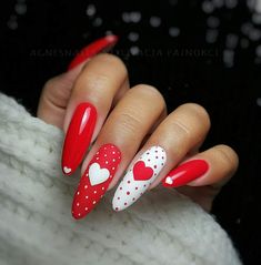 Nails With Hearts, Unghie Sfumate, Floral Nail Designs, Heart Nail Art