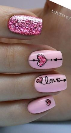 Mail Heart Design, Valentines Day Nails Ideas Short, Short Acrylic Valentines Day Nails, Valentine's Day Nail Designs Pink, Valentine’s Day Gel Nails, Valentine Gel Nails Ideas, Valentine Dip Nails, Valentines Day Short Nails, Valentines Day Nails Glitter