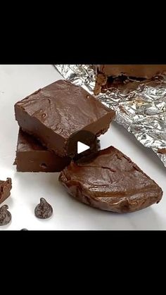 Chocolate Frosting Fudge, Frosting Fudge, Two Ingredient, Fudge Easy, Chocolate Frosting, Easy Chocolate, Ice Cream Cake