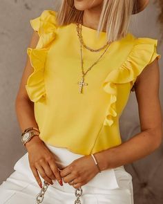 Women Tops Online, Stylish Blouse, Couture Tops, Chiffon Shirt, Style Chic, Upcycle Clothes, Blouse Styles, Olivia Mark, Sleeveless Blouse