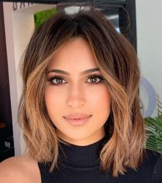 Layered Bob Hairstyle for Chubby Cheeks Hairstyle For Round Face, Unnatural Hair Color, Edgy Bob, Chubby Face Haircuts, Slimmer Face, Chubby Cheeks, Natural Hair Styles Easy, Round Face Haircuts, Short Hair Styles For Round Faces