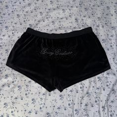 Juicy couture black mini shorts🖤

y2k juicy couture bedazzled booty shorts
rhinestone logo detail on back
elastic waist band
velour velvet material

MEASUREMENTS:
waist: 17” laid flat
length: 11”
tagged XL Black Mini Shorts, Y2k Juicy Couture, Shorts Y2k, Juicy Couture Black, Velvet Material, Mini Shorts, Black Mini, Waist Band, Juicy Couture