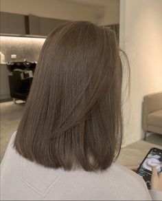 Short Light Brown Hair, Ash Brown Hair Color, Beige Hair, Brown Hair Looks, Ash Hair Color, Brown Hair Inspo, Beautiful Hairstyle