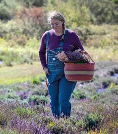 Farmer Clothes, Farmer Outfit, Farm Clothes, Bib Overalls, Natural Curves, Work Wear Women, Chest Pocket, Denim Wash, Spinning