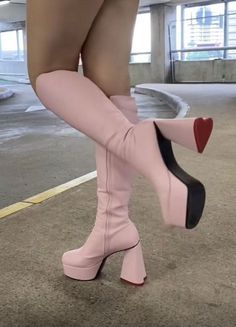 Cute Pink Boots, Sabrina Carpenter Heels, Sabrina Carpenter Shoes, Pink Leather Outfit, Popstar Outfits Ideas, Pink Boots