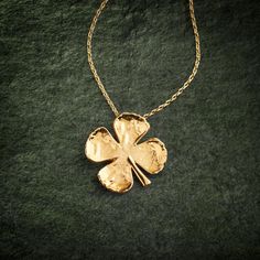 The Gilded Genuine Four Leaf Clover Pendant - Hammacher Schlemmer Gold Jewelry For St. Patrick's Day Gift, Symbol For Good Luck, Good Luck Clover, Celtic Knot Jewelry, Irish Symbols, Knot Jewelry, Hammacher Schlemmer, Holiday Storage, Clover Pendant